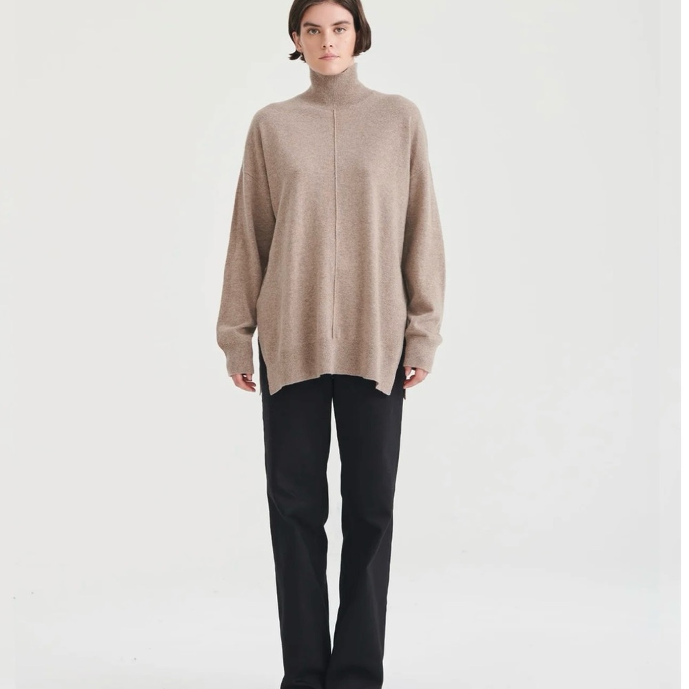 NWOT NAADAM Washable Cashmere Tan oversized Turtleneck. Relaxed size XXS.